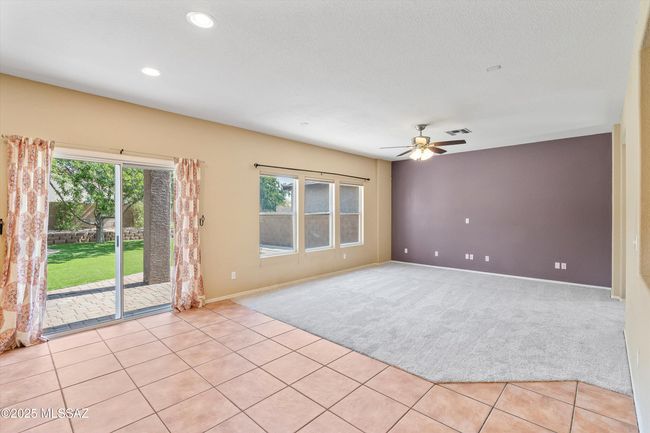 Family Room | Image 24