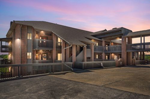4-157-150 Sunken Forest Dr, Forsyth, MO, 65653-8117 | Card Image