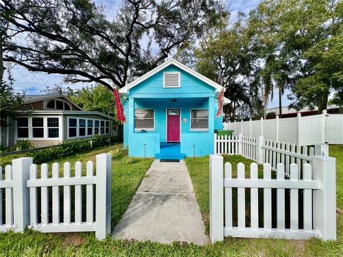 107 W Minnehaha St, Tampa, FL, 33604-6043 | Card Image