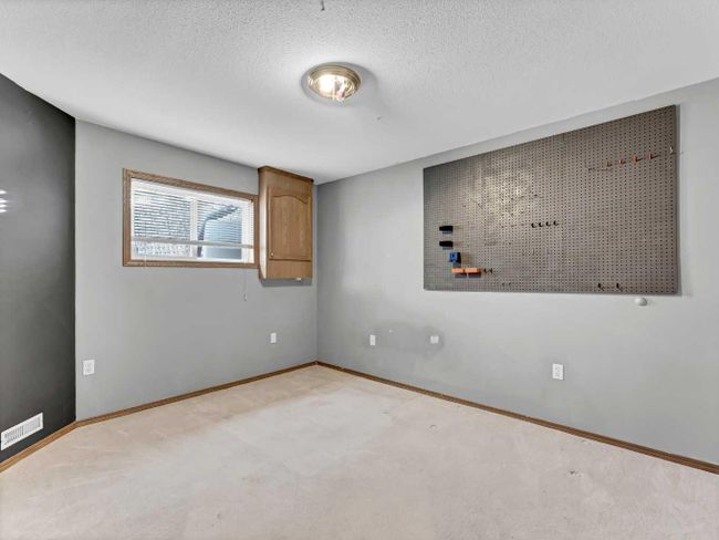 611 2 Street Se, Home with 3 bedrooms, 1 bathrooms and 2 parking in Redcliff AB | Image 14