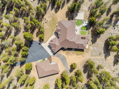 17045 Shawnee Cir, Bend, OR, 97707-2618 | Card Image