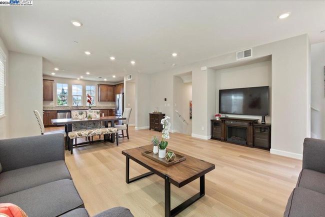 3326 Speros Loop, Home with 4 bedrooms, 3 bathrooms and 2 parking in Hayward CA | Image 8