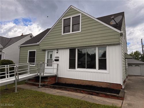 13005 Oak St, Garfield Heights, OH, 44125-3031 | Card Image