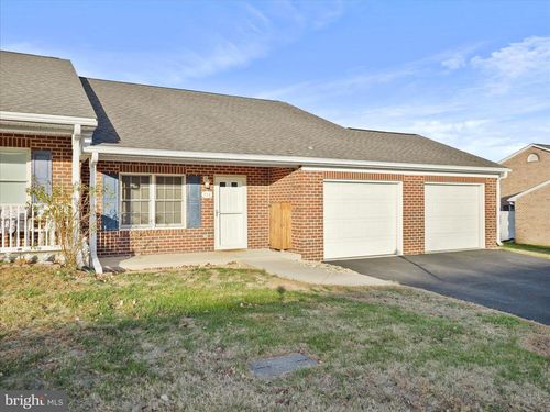 716 Largo Dr, HAGERSTOWN, MD, 21740-6169 | Card Image