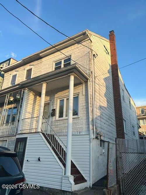 418 W Oak St, Shenandoah, PA, 17976-2137 | Card Image