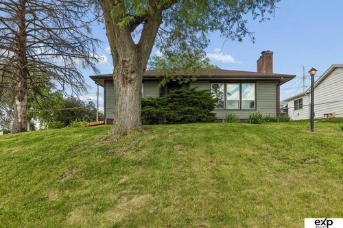 4001 S 39th St, Omaha, NE, 68107-1220 | Card Image