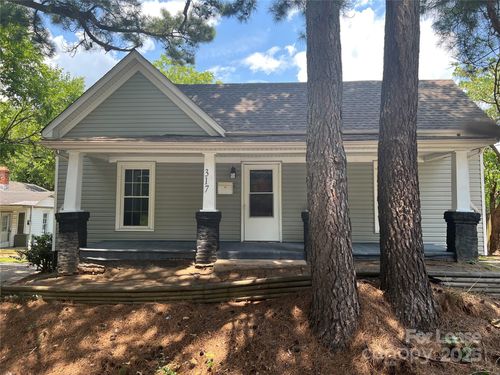 317 W Iredell Ave, Mooresville, NC, 28115-3013 | Card Image