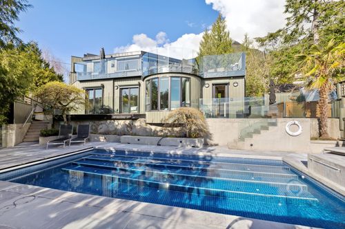 35 Periwinkle Pl, Lions Bay, BC, V0N3G7 | Card Image