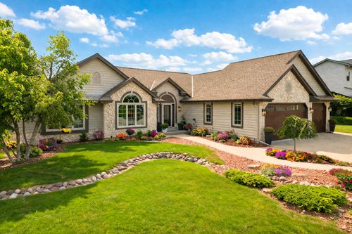 618 Two Rivers Dr, MUKWONAGO, WI, 53149-9540 | Card Image