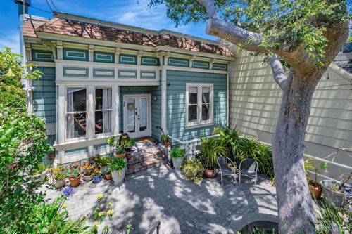 30 Eagle St, San Francisco, CA, 94114-2303 | Card Image