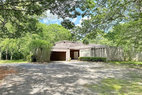 19 Fox Hollow Dr, East Quogue, NY, 11942-3618 | Card Image
