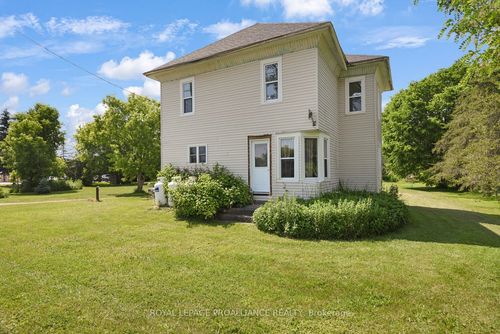 {{alt}} | Card Image