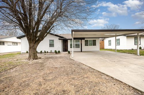 813 Rancho Dr, Mesquite, TX, 75149-5205 | Card Image