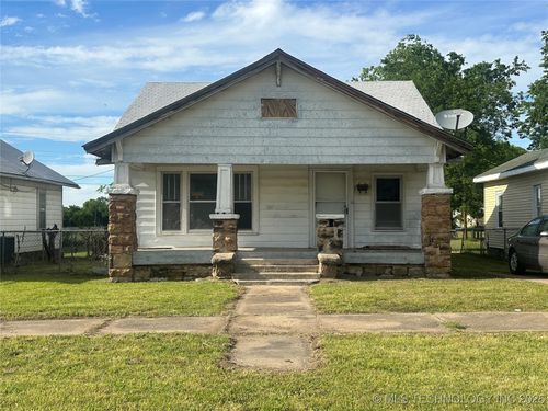 907 E 3rd St, Okmulgee, OK, 74447-7416 | Card Image