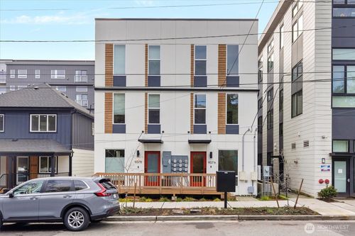 a-907 Hiawatha Pl S, Seattle, WA, 98144-2825 | Card Image
