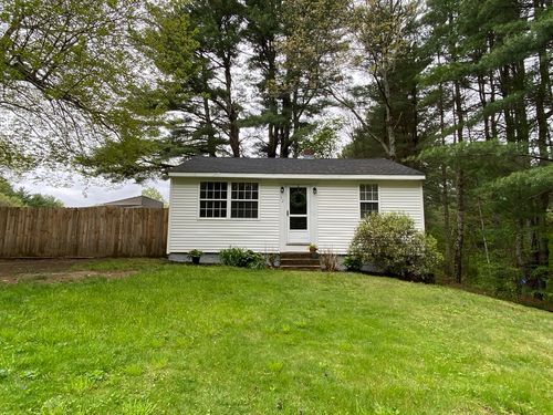 32 S Spencer Rd, Spencer, MA, 01562-2628 | Card Image