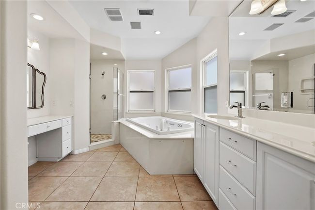 326 6 Th St, House other with 4 bedrooms, 5 bathrooms and 2 parking in Huntington Beach CA | Image 43