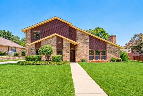 2033 Oakmeadow St, Bedford, TX, 76021-4742 | Card Image