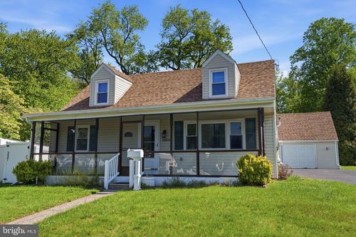337 Surrey Ln, HATBORO, PA, 19040-3539 | Card Image