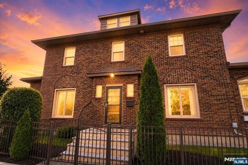 540 Highridge Ave, Cliffside Park, NJ, 07010-1719 | Card Image