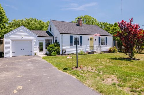 1472 Wampanoag Trl, Riverside, RI, 02915-1018 | Card Image