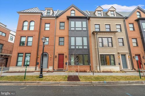 111 N West St, Alexandria, VA, 22314-2709 | Card Image