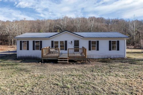 3750 Cannelville Rd, Roseville, OH, 43777-9520 | Card Image