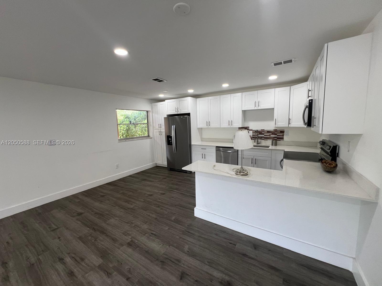 Residential Lease in Dania Beach 3