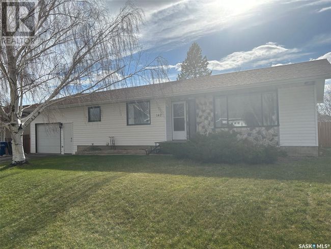 142 3rd St W, House other with 5 bedrooms, 2 bathrooms and null parking in Coronach SK | Image 31