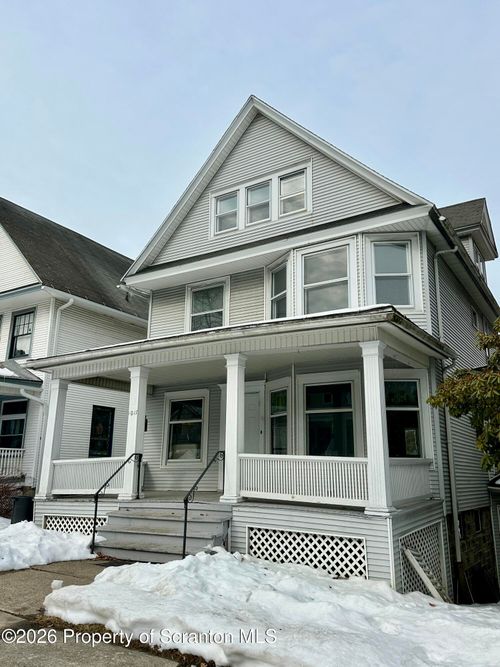 1017 Quincy Ave, Scranton, PA, 18510-1121 | Card Image