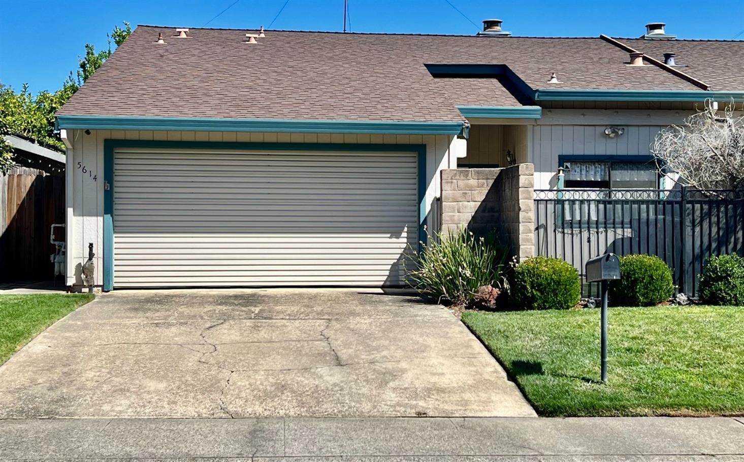 Cypress Point Dr, Citrus Heights, CA 95610