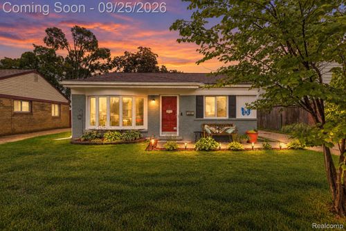 31231 Fernwood St, Westland, MI, 48186-5098 | Card Image