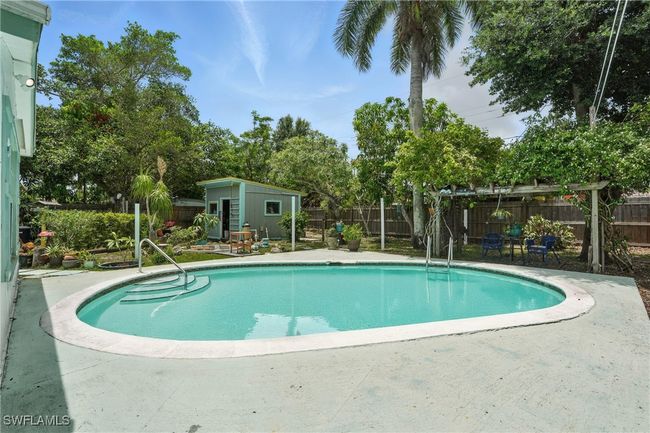 4011 Coconut Cir S, House other with 2 bedrooms, 2 bathrooms and null parking in NAPLES FL | Image 29