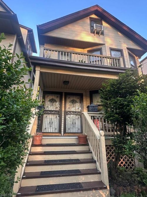 264 Valley St, South Orange, NJ, 07079-2822 | Card Image