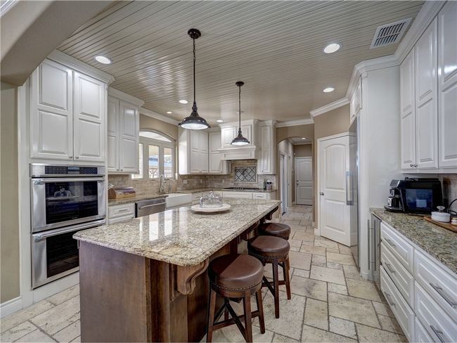 You'll fall in love with the kitchen. | Image 10