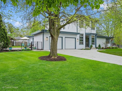 4557 Woodland Avenue, Western Springs, IL, 60558 | Card Image