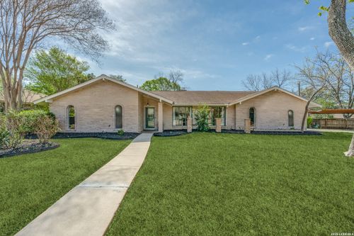 626 Moorside Dr, Windcrest, TX, 78239-2545 | Card Image