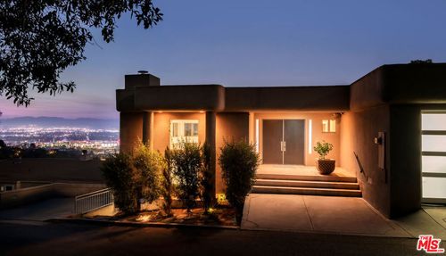 7265 Caverna Dr, Los Angeles, CA, 90068-2019 | Card Image