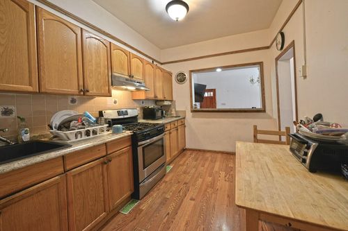 5822 Penrod St, Corona, NY, 11368-3934 | Card Image