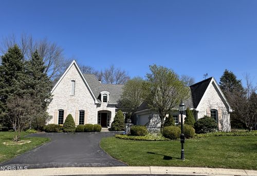 15 Stableside N, Ottawa Hills, OH, 43615-2169 | Card Image