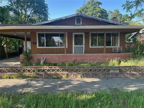 490 Martin St, Lakeport, CA, 95453-5215 | Card Image