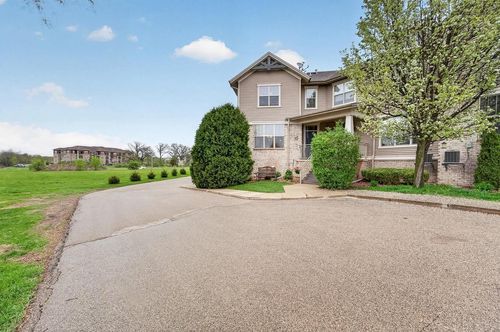 10-326 E Hill Parkway, Madison, WI, 53718 | Card Image