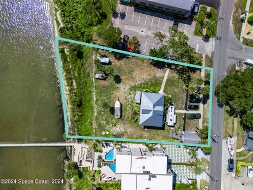 1811 Riverview Dr, MELBOURNE, FL, 32901-4711 | Card Image