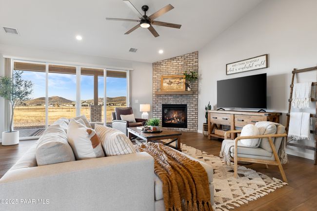 13-Living Room | Image 13