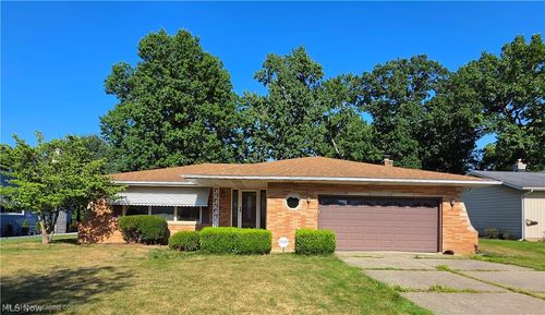 6413 Gale Dr, Seven Hills, OH, 44131-3128 | Card Image