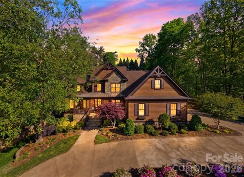 2748 Trent Dr Ne, Conover, NC, 28613-9415 | Card Image