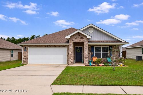 18450 Elkwood Dr, Gulfport, MS, 39503-5684 | Card Image