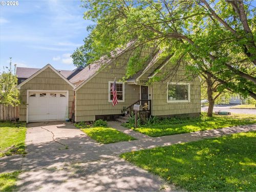 1301 6th St, La Grande, OR, 97850-2122 | Card Image