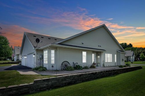 13433 Newlander Ave, Lindstrom, MN, 55045-8094 | Card Image