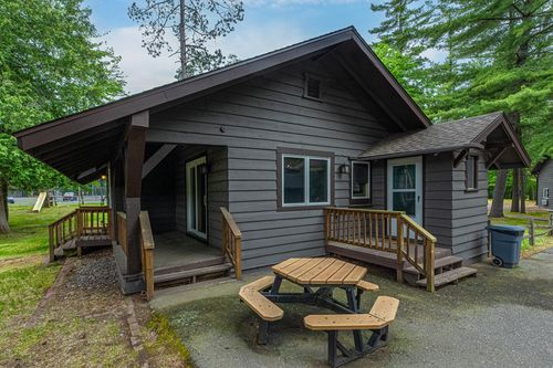 335-8250 Northern Rd, Minocqua, WI, 54548-9127 | Card Image